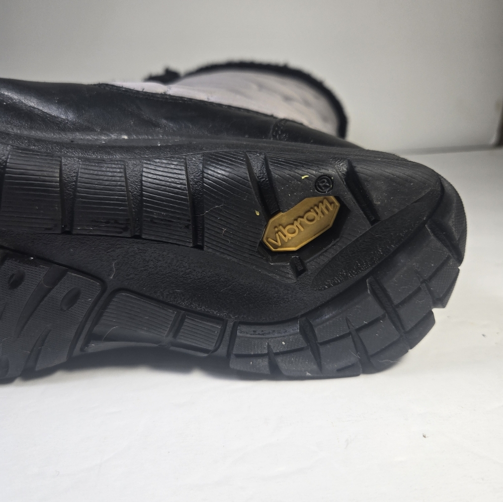 UGG Capstone Quilted Winter Snow Boot Size US 9 UK 7.5 - Picture 5 of 6